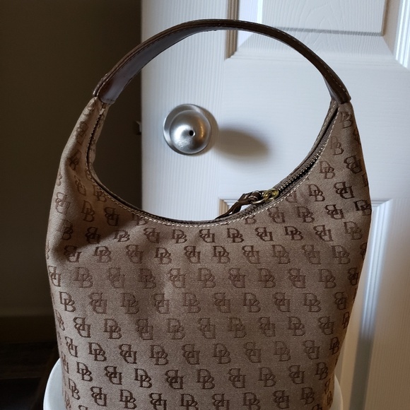 Dooney & Bourke - Picture 4 of 8